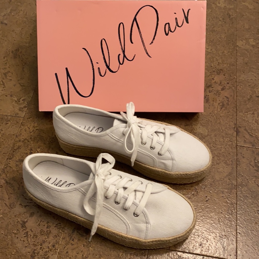 NEW Wild Pair Sofeya Sneakers